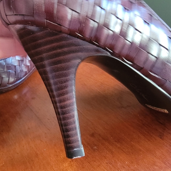 Cole Haan Mahogany Woven Leather 3.5"  Wood Stacked Heels Size 10B - Picture 16 of 16